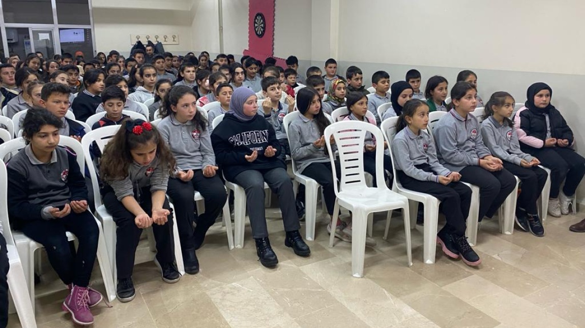 Dünya İnsan Hakları Günü Kapsamında Okulumuzda Filistine Destek Programı Düzenlendi.
